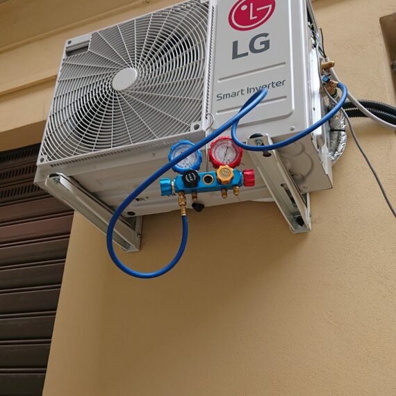 Analisi gas macchina esterna - Installazione Climatizzatori per Casa e Aziende - Petracchi srl