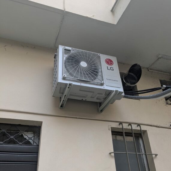 Motore esterno in alto montato - Installazione Climatizzatori per Casa e Aziende - Petracchi srl